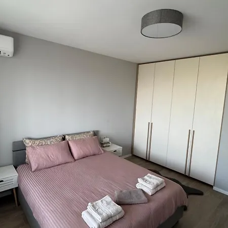 Modern And Cozy In The Centre