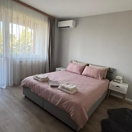 Modern And Cozy In The Centre صوفيا