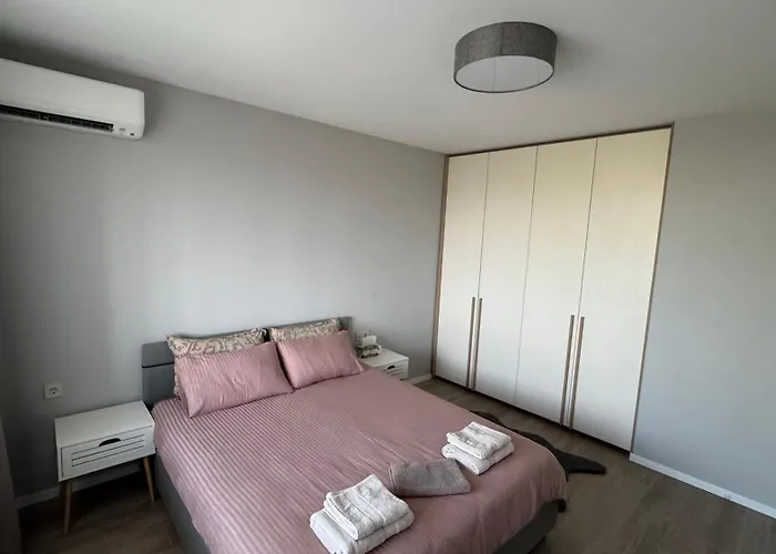 Modern And Cozy In The Centre